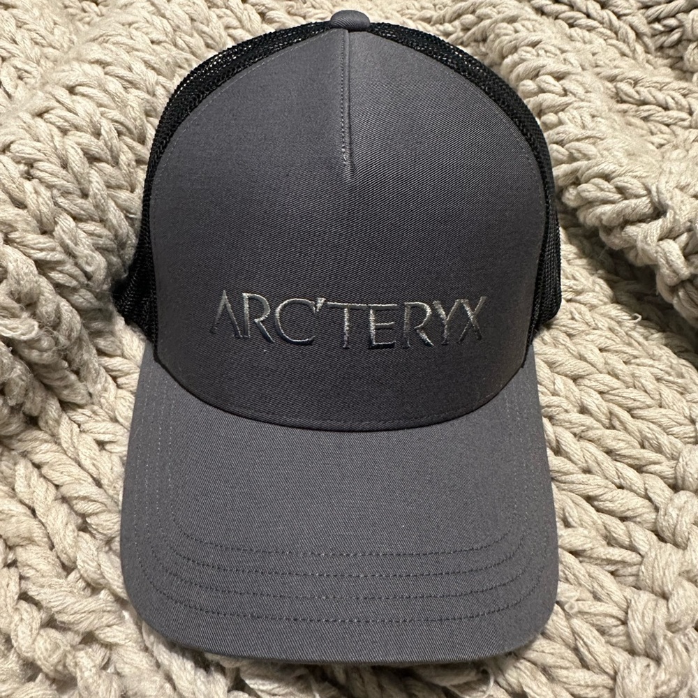 arcteryx trucker hat